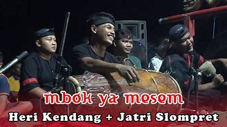 Lirik Tembang Mbok Yo Mesem